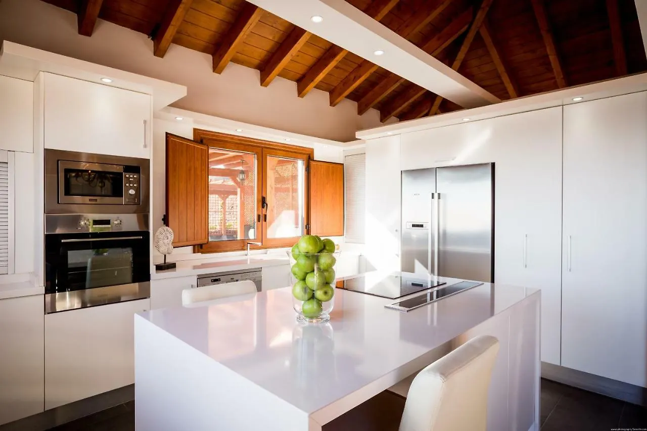 Villa Las Rosas, Los Menores, Adeje, Sea View Armenime